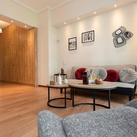 Contemporary Apartment Made Of Wood And Stone. أثينا المظهر الخارجي الصورة
