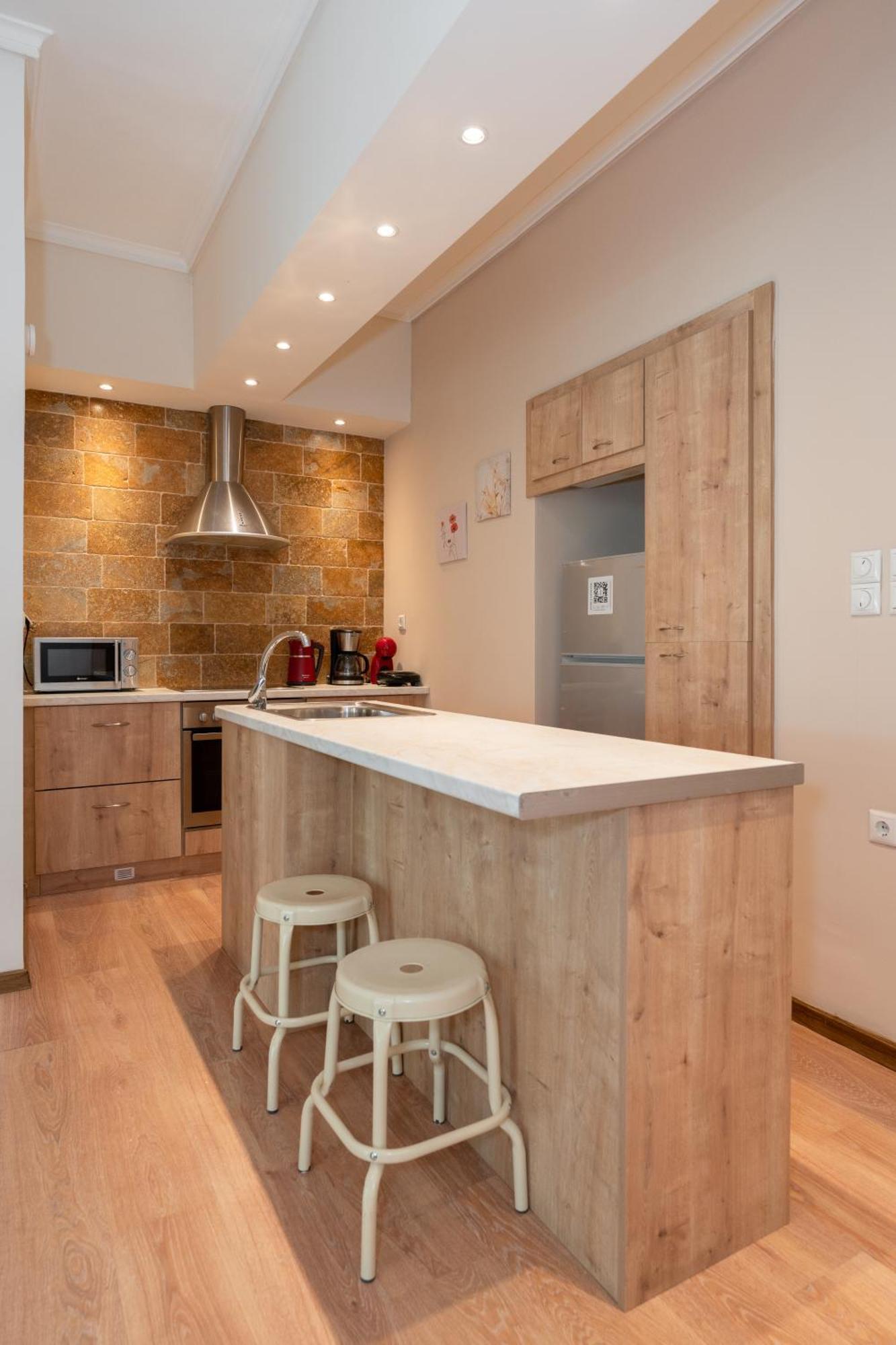 Contemporary Apartment Made Of Wood And Stone. أثينا المظهر الخارجي الصورة